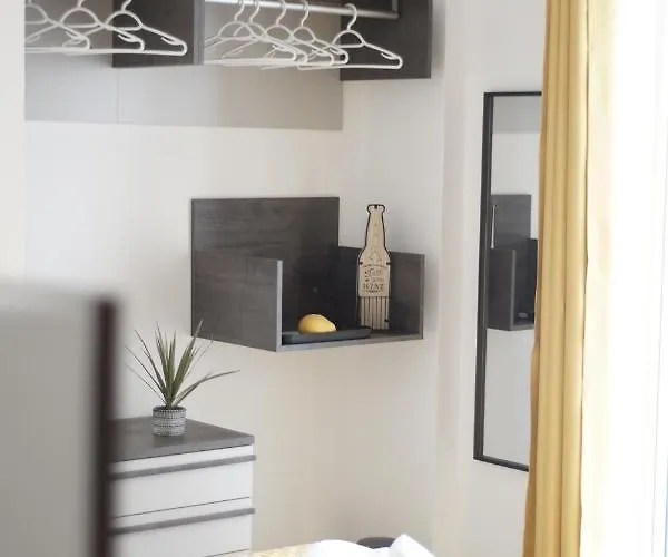 Pensión Al Teatro Greco 4*